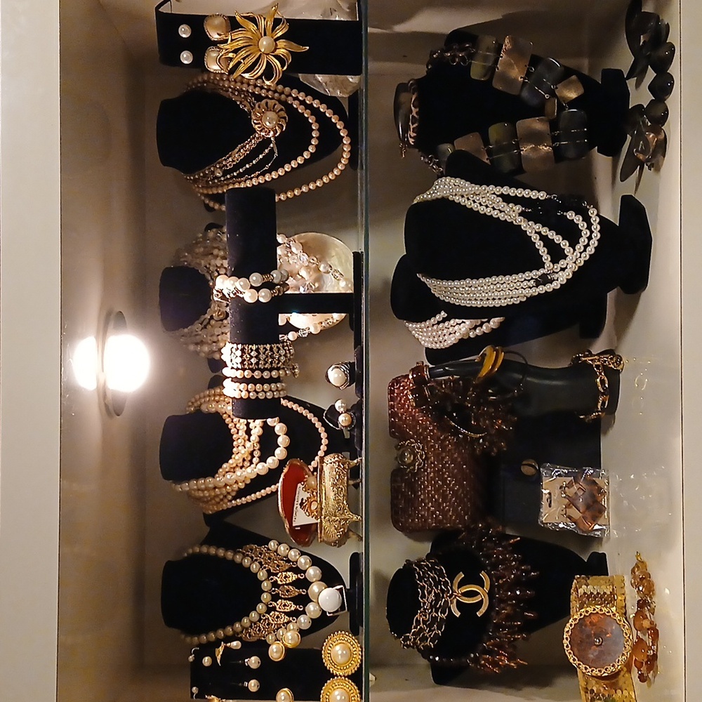 JEWELRY JEWELRY JEWLRY & MORE JEWLRY